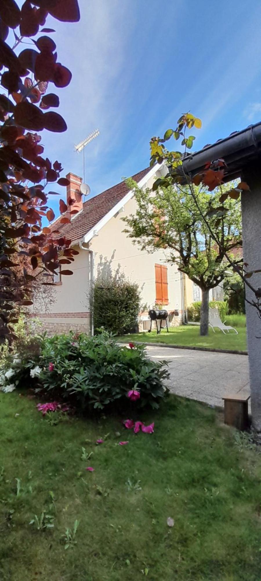 Un Brin De Bonheur Villa Troyes Exterior photo